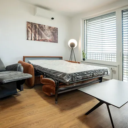 Apartmoments Popradska 502 - Free Garage Apartment